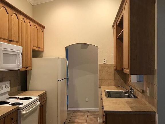3rd image of 1802 French St