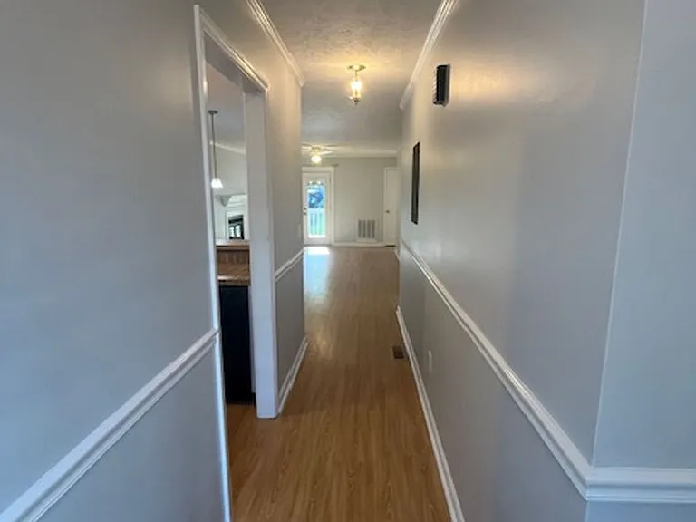1843 Savannah Ct — Photo 38