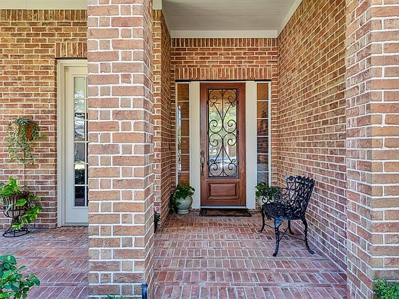 3rd image of 25703 Jordan Terrace Ln