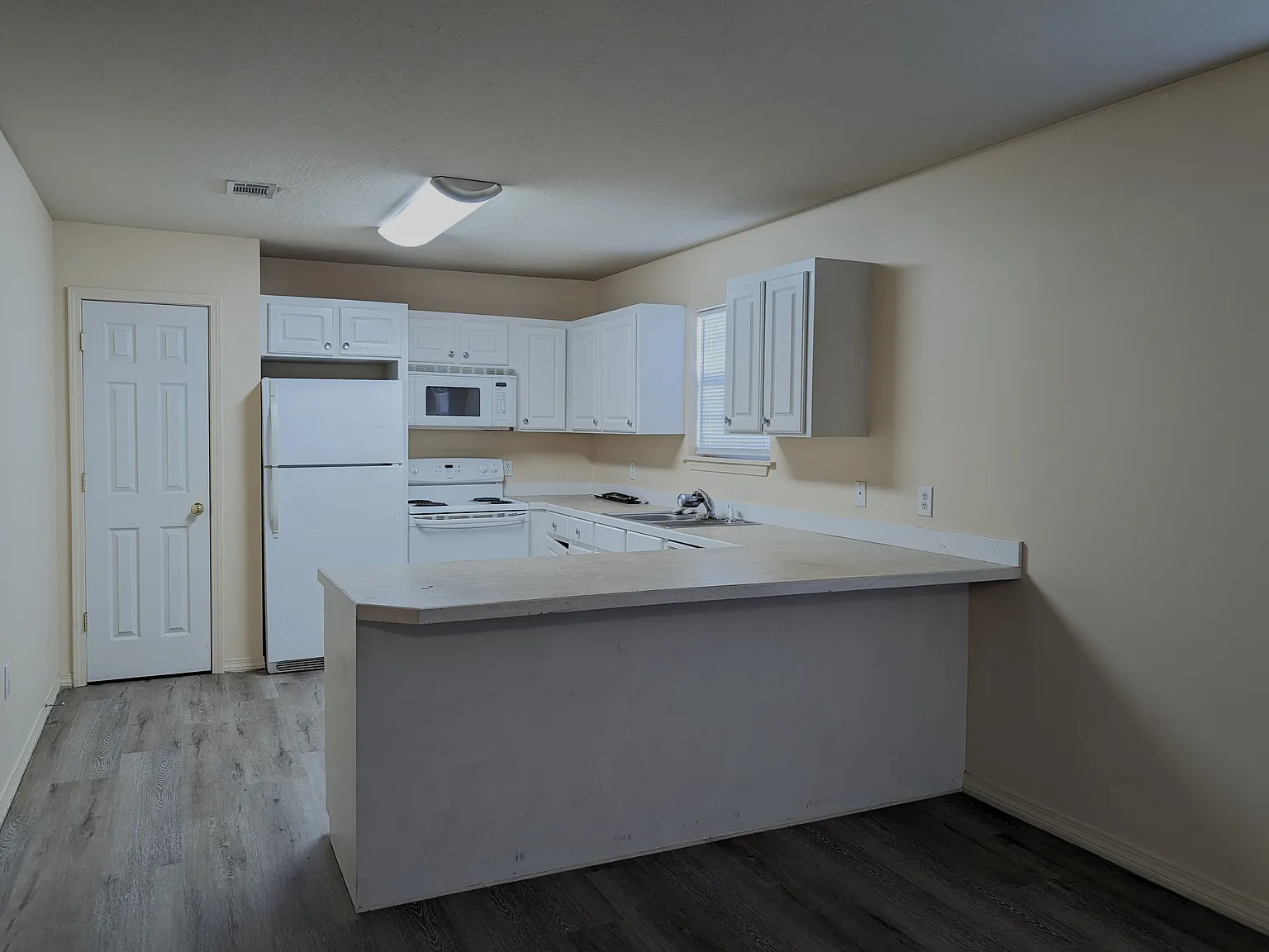 2 bed, 1250 sqft, $995 — Photo 3