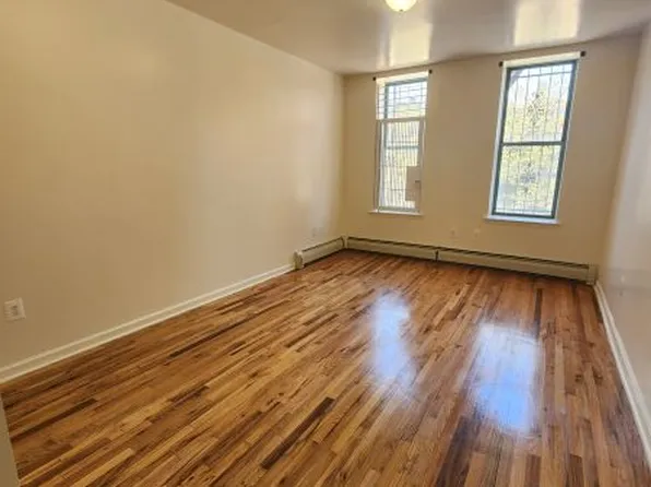 270 West 123rd Street image 1 of 4