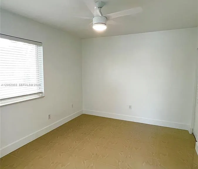 8235 Crespi Blvd #4 — Photo 5