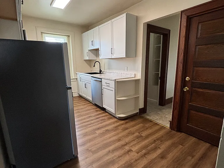 17 Franklin Ave #D — Photo 10