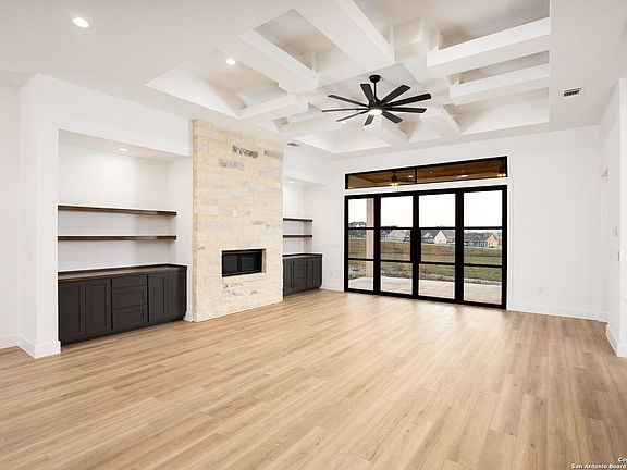 4th image of 104 Oakmont Ln