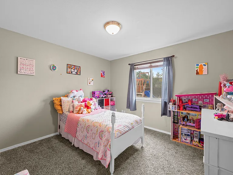 712 W White Fang St — Photo 12