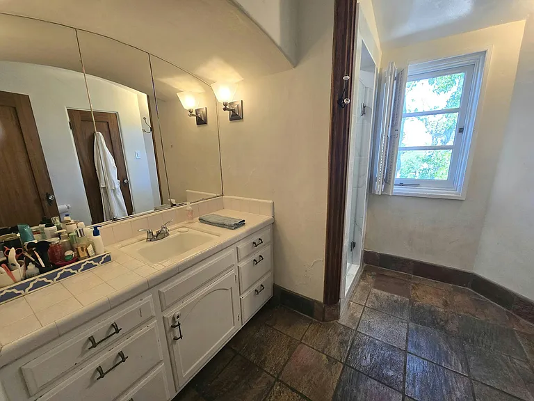 3539 Elliott St — Photo 11