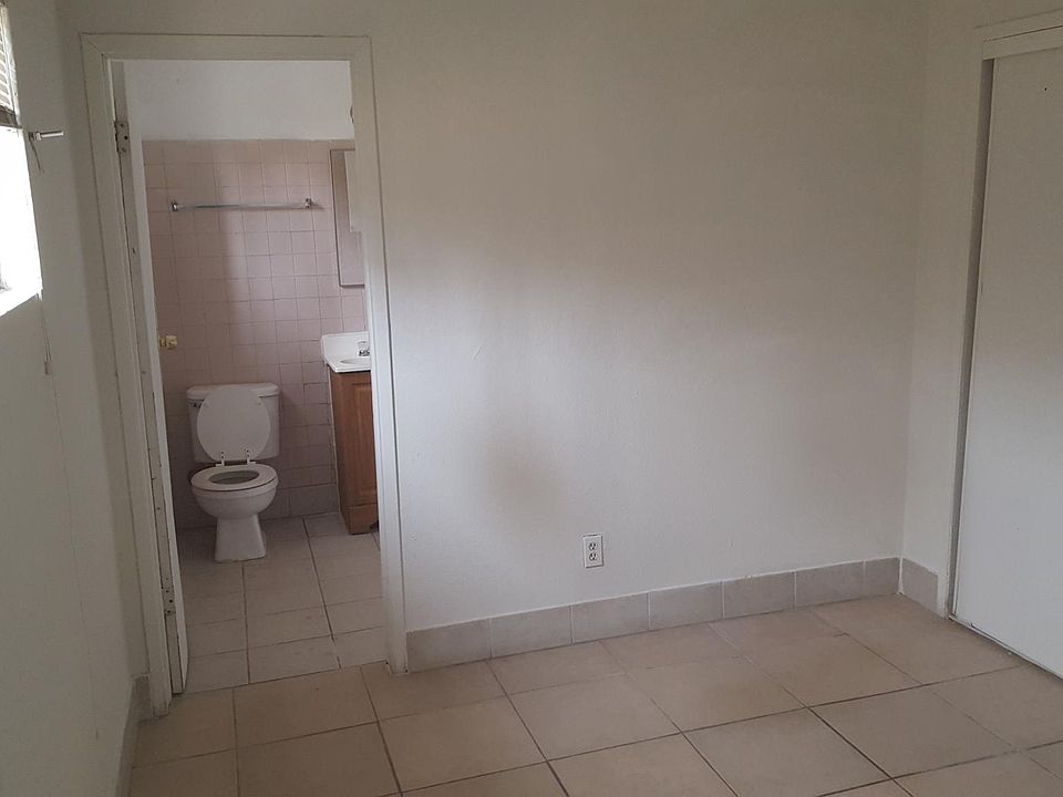 Bathroom/Bedroom