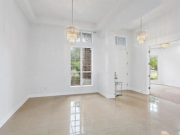 4th image of 5885 Alderfer Springs Dr