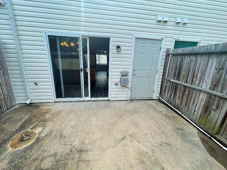 1217 Cross Creek Cir #E4 — Photo 23