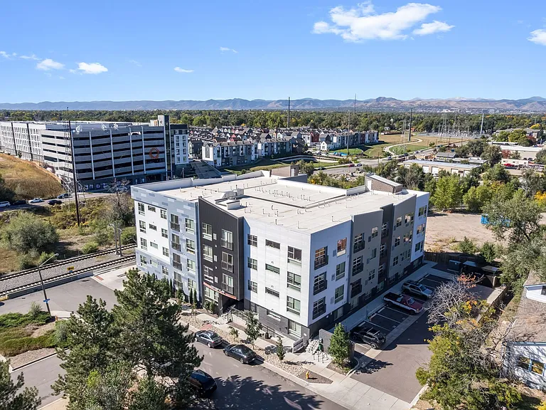 Axis West Flats — Photo 24