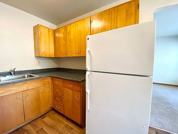 5th image of 3200 NE 140th St APT 4