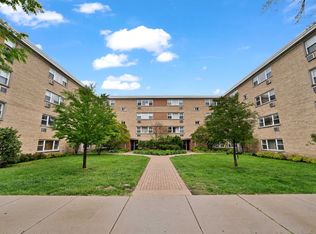 7435 N Ridge Blvd APT 3B, Chicago, IL 60645