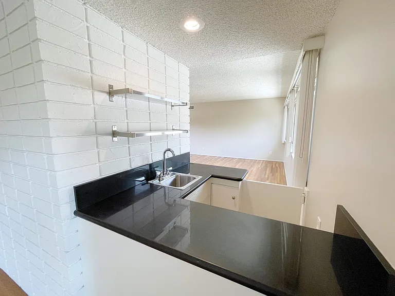 804 S Orange Grove Blvd #804 — Photo 7