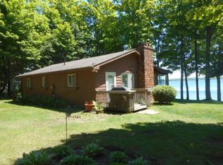 W19009 Needle Pointe Rd, Germfask, MI 49836