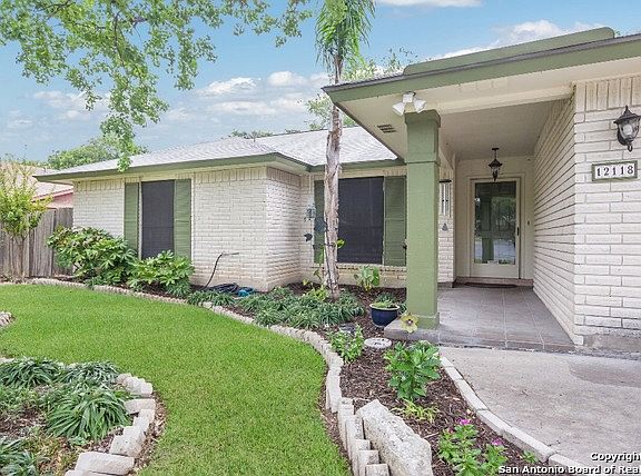 2nd image of 12118 Apricot Dr