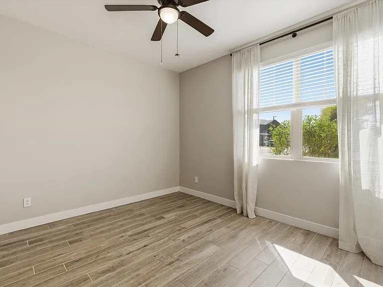 2225 N 140th Dr — Photo 32