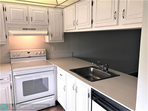 3rd image of 4501 Martinique Way APT E3