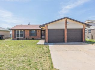 120 SW 5th St, Moore, OK 73160
