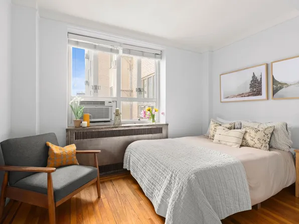 200 West 20th Street 1002 image 3 of 7