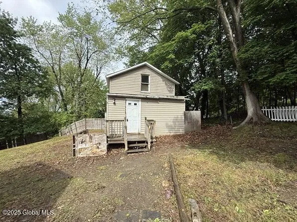 6 Seneca Street, Troy, NY 12180