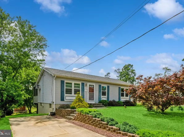 875 Boundary Rd, Woodbury Heights, NJ 08097