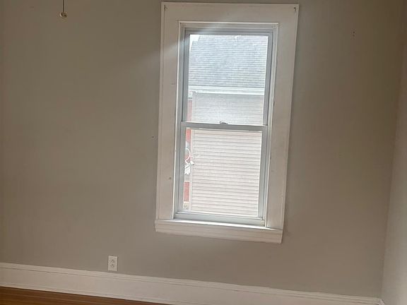 3rd image of 1663 Barnum Ave #2-0