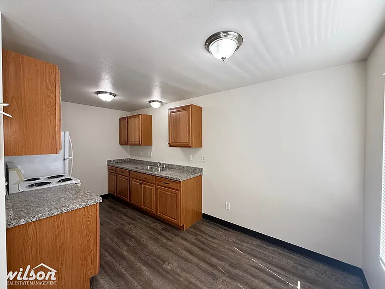 1303 Garfield Ave — Photo 4