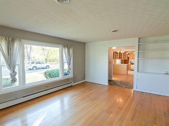 4th image of 450 N Frolic Ave