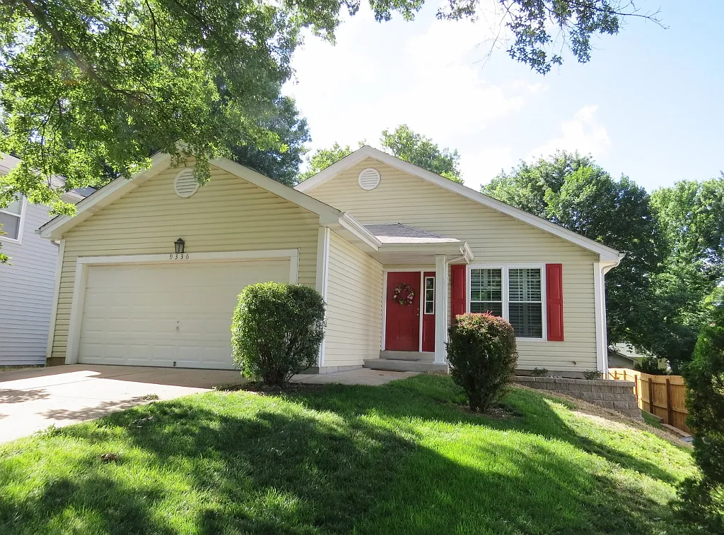 9336 Sutton Ave photo 1