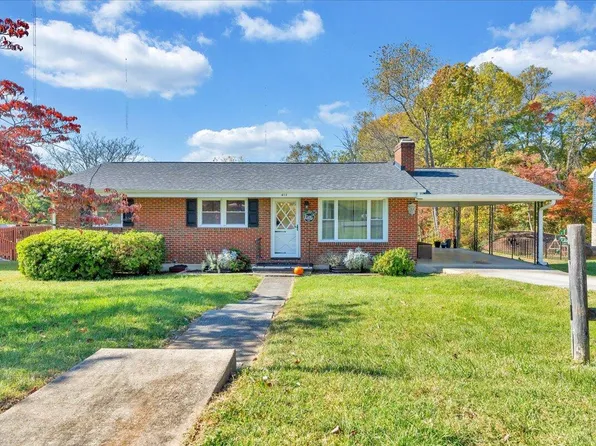 613 Doyle St, Salem, VA 24153