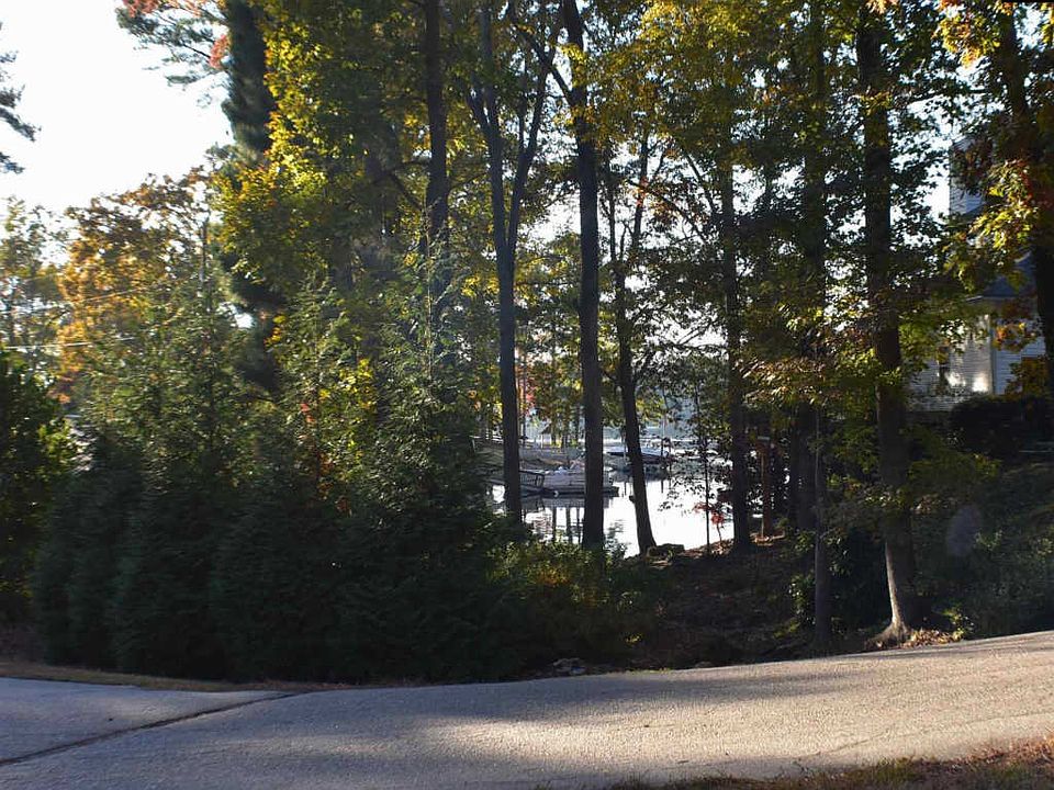 2nd image of 220 Bethview Dr