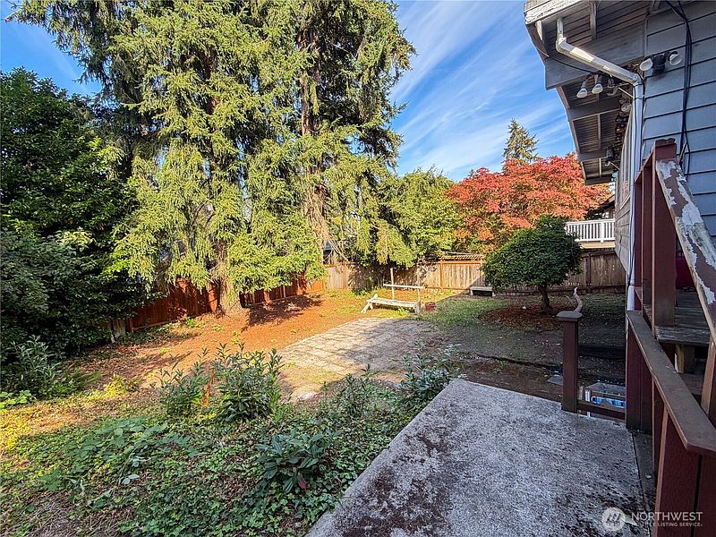 5th image of 16042 SE 10th Street