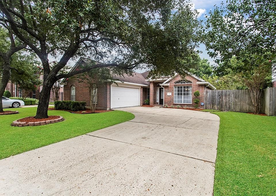 1st image of 2719 W Oaks Blvd