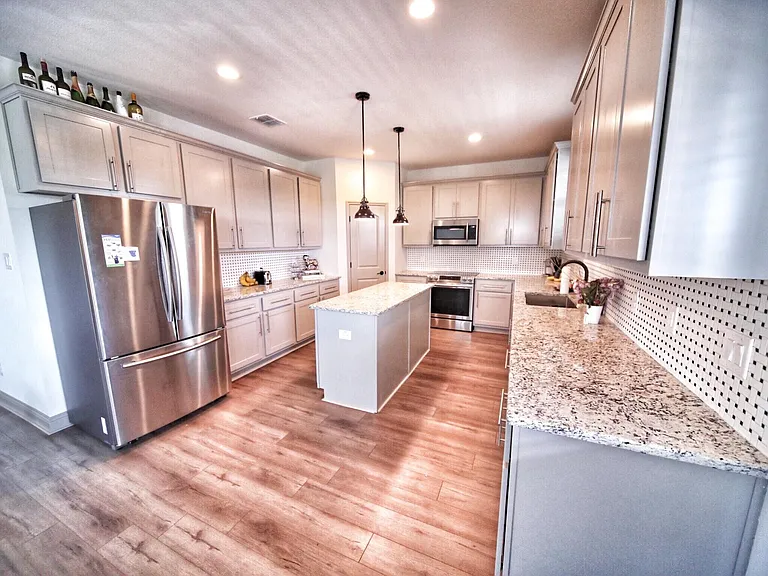 3001 McCart Ave — Photo 2