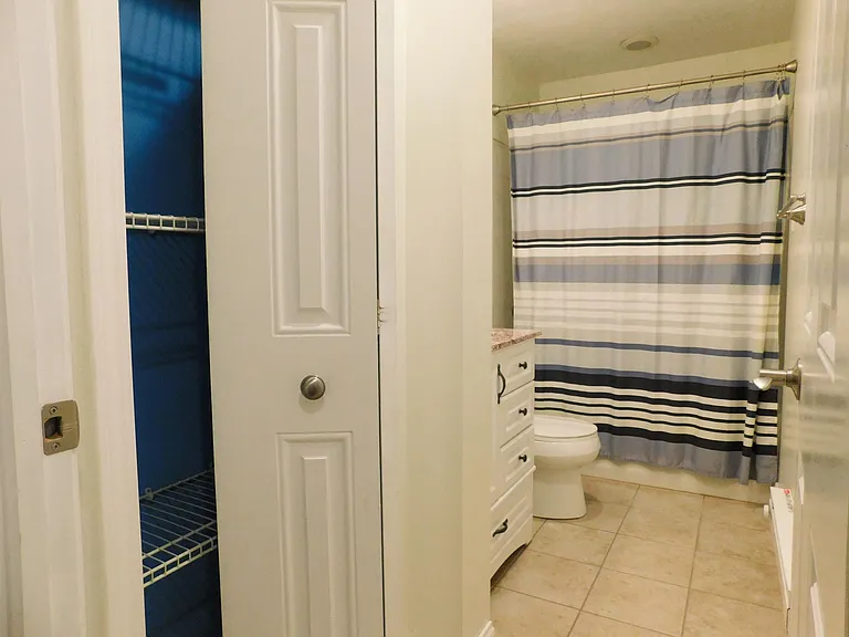 112 Washington Pl #7F — Photo 6