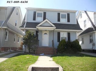 9352 205th St, Jamaica, NY 11423