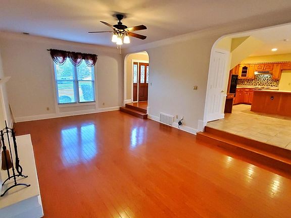 5th image of 731 Deans Creek Dr