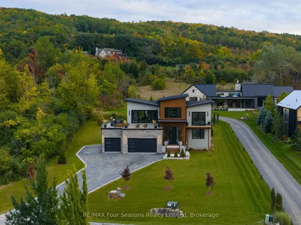 118 George McRae Rd, The Blue Mountains, ON N0H 1J0