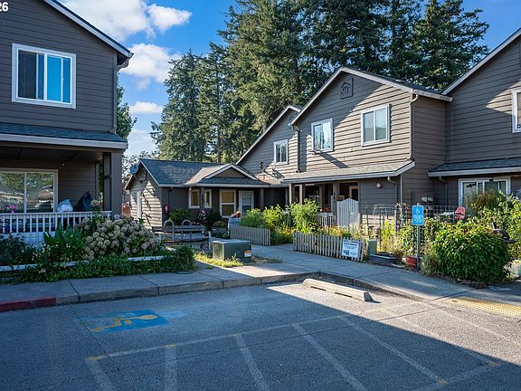 2nd image of 665 SE 197th Ave
