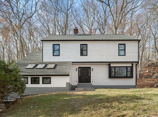 14 New Lebbon Rd, Sandy Hook, CT 06482
