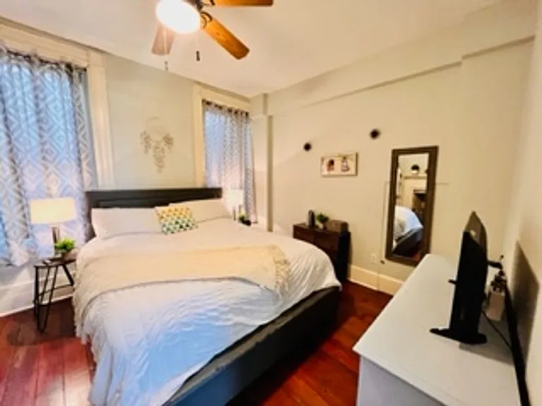 227 W Broughton St #3 — Photo 42