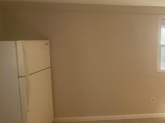 4th image of 6100 W Oxford St #2