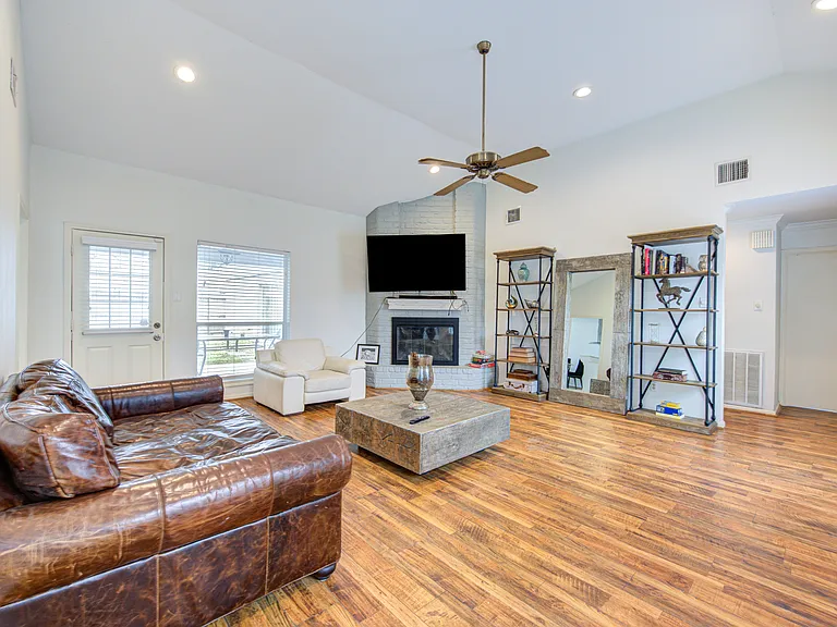 1522 S Kirkwood Rd — Photo 35