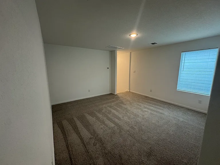 2843 Red Diamond — Photo 12