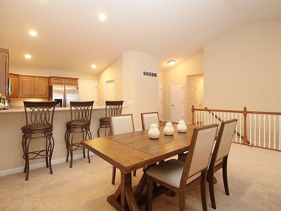 5th image of 1933 W Courtside Dr