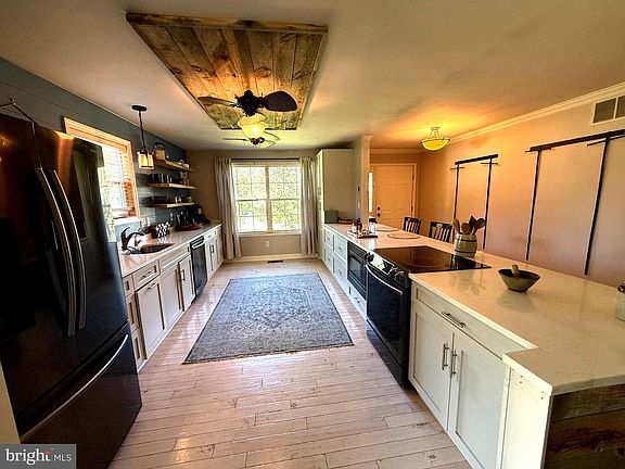 5th image of 1267 Delmont Rd
