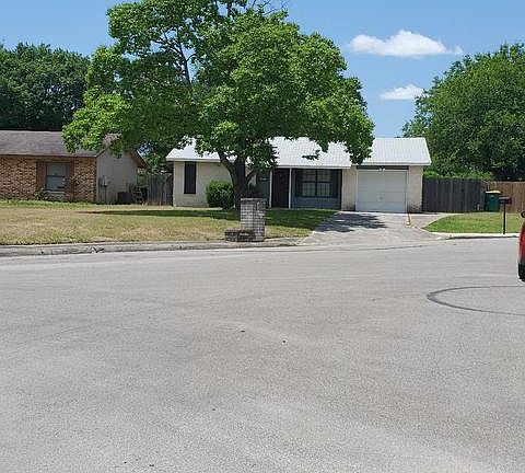 3rd image of 305 Vivian Dr