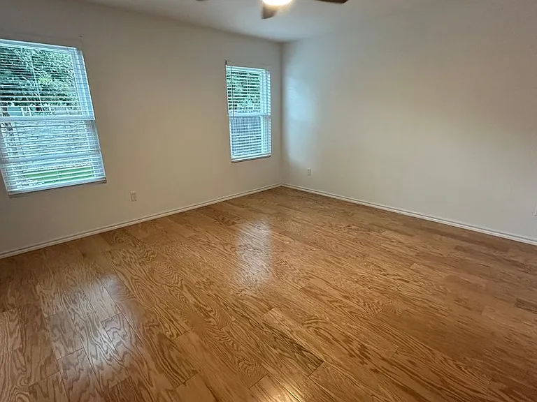 705 Morgan Dr — Photo 9
