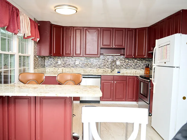 1314 Harwich Dr — Photo 10