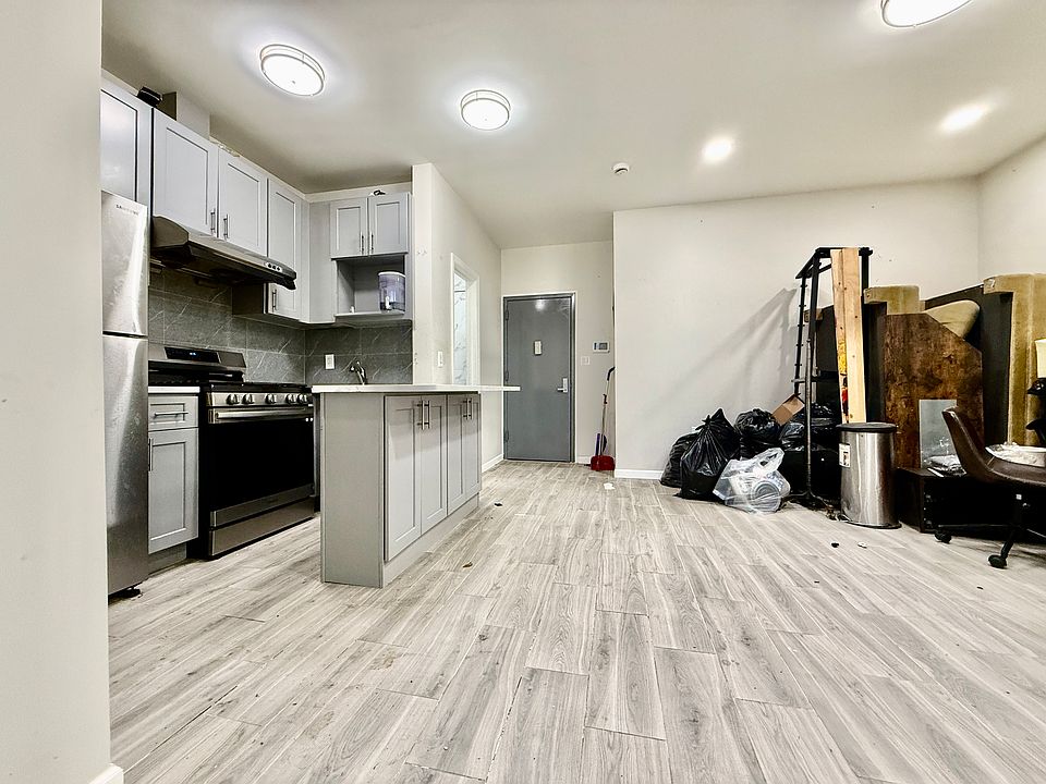 1st image of 223 Kingston Ave #2R